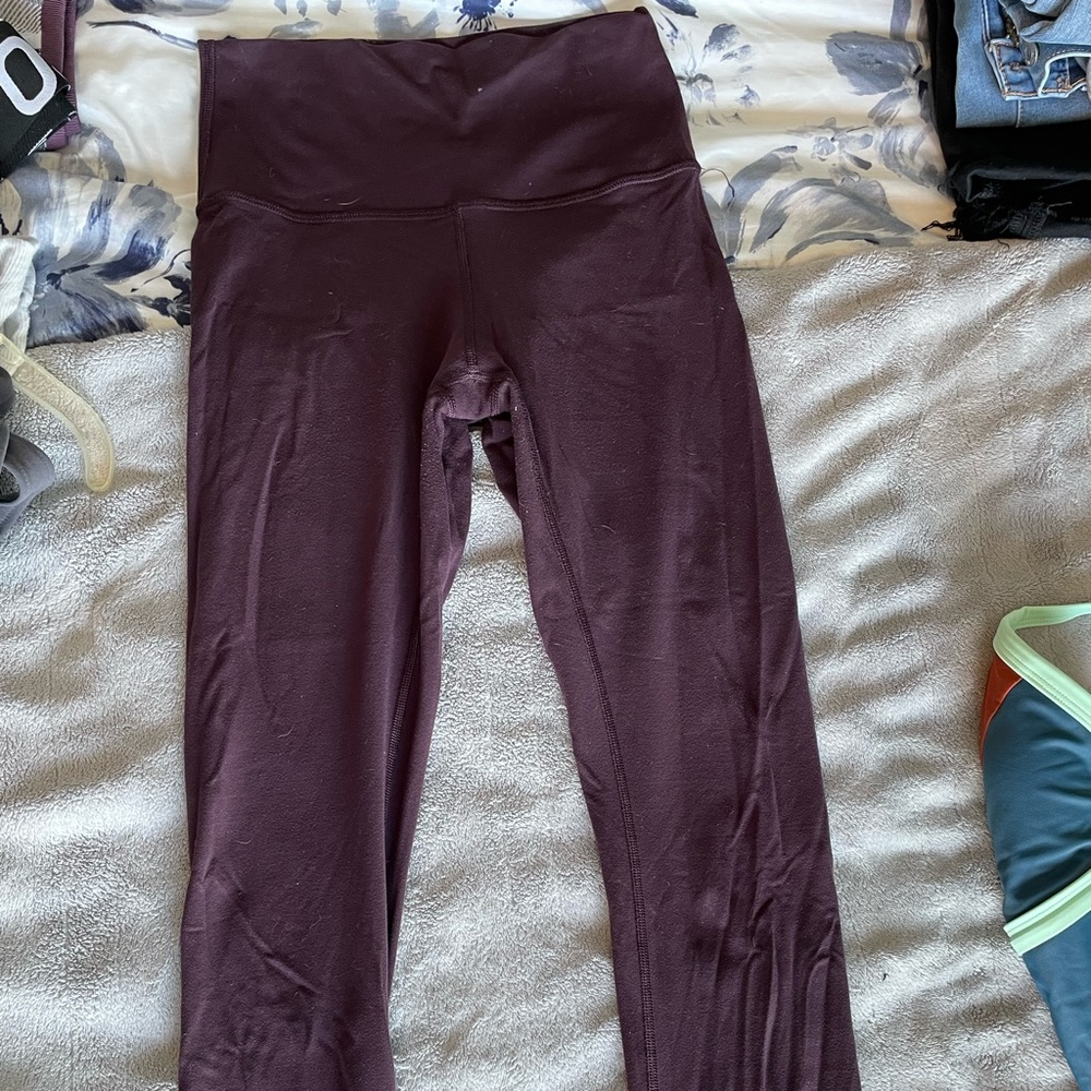 Lululemon 7/8th leggings in size 4, a wine-purple burgundy color